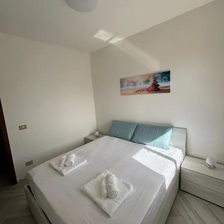 Casa Li Junchi Casa de Férias Badesi